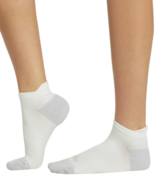 Alo Yoga®  Women's Performance Tab Socks in Athletic Heather Grey/White,  Size: M/L (8-11) - Yahoo Shopping