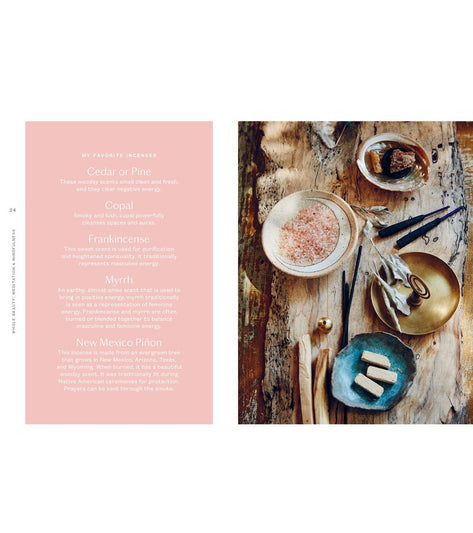 Workman Publishing Whole Beauty: Meditation & Mindfulness: Rituals and Exercises for Everyday Self-Care