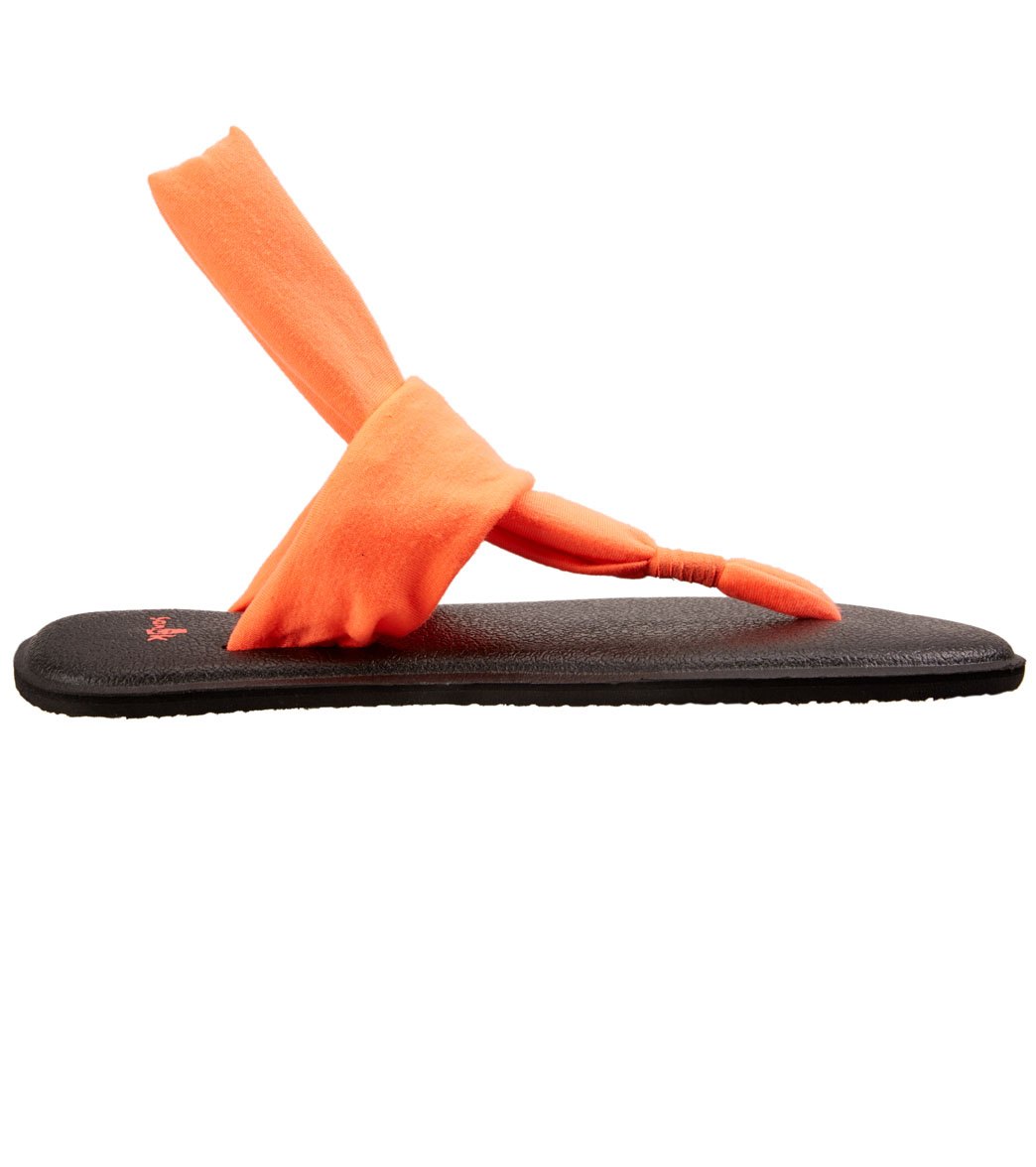 Red Sanuk size 8 yoga sling sandals